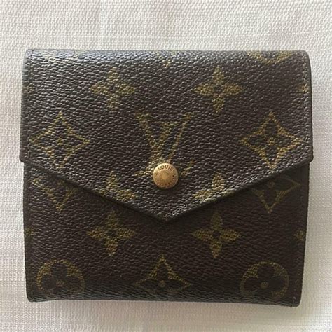 louis vuitton tracking number.